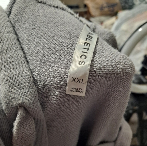 Fabletics Sweatshirt - Picture 7 of 8